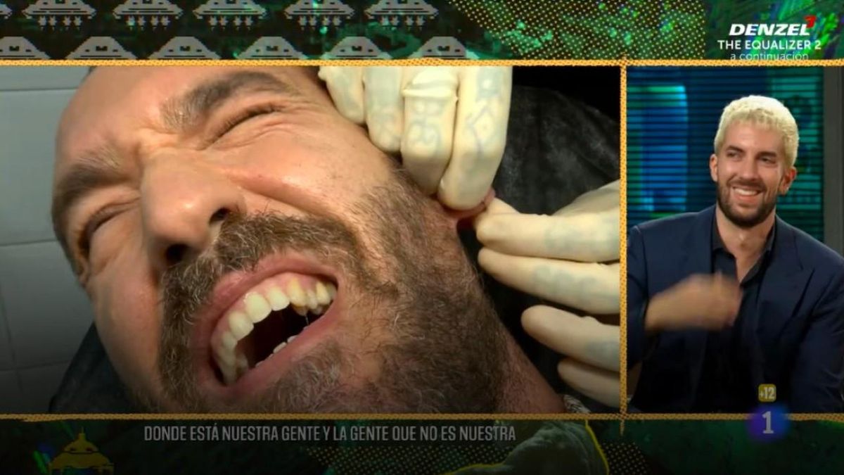 Jorge Ponce haciéndose un piercing en 'La Revuelta'