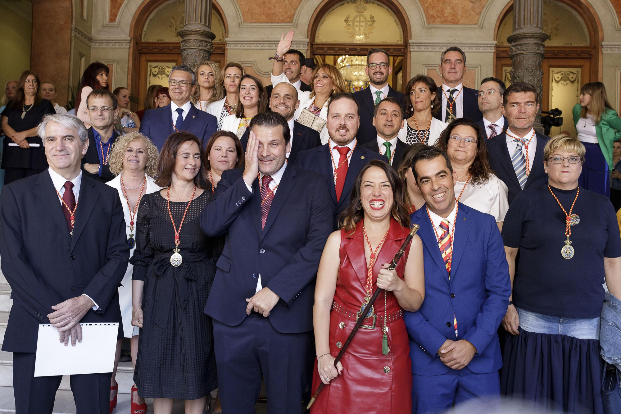 Foto de familia con Patricia Hernández, los concejales del PSOE y el resto de integrantes del pleno santacrucero