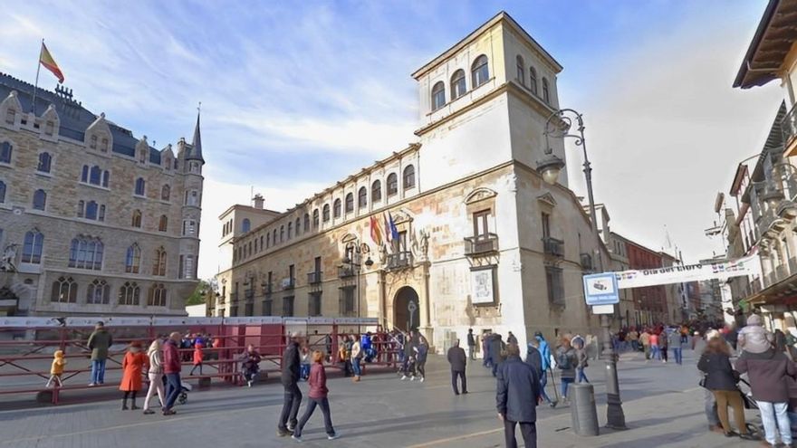 La 'Junta B' cambiará con un encargo a dedo el suelo de la calle Ancha y las plazas de Botines y la Catedral de León
