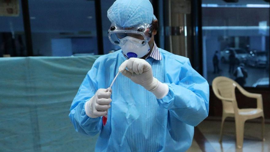 La COVID-19 se desata en Canarias a una semana de Navidad: 1.670 nuevos contagios y ocho muertes en un día