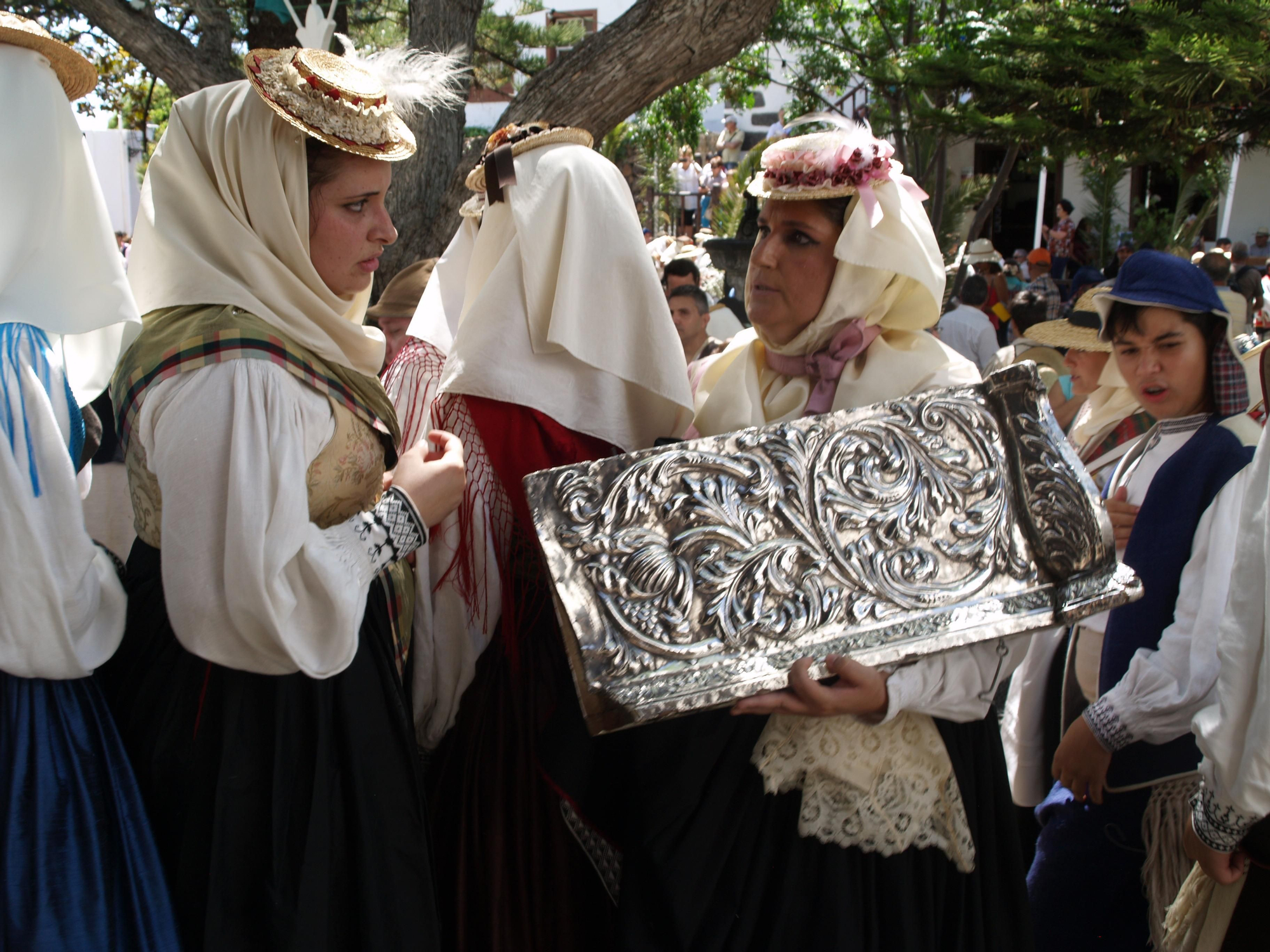 Traslado del trono de la Virgen en 2015.