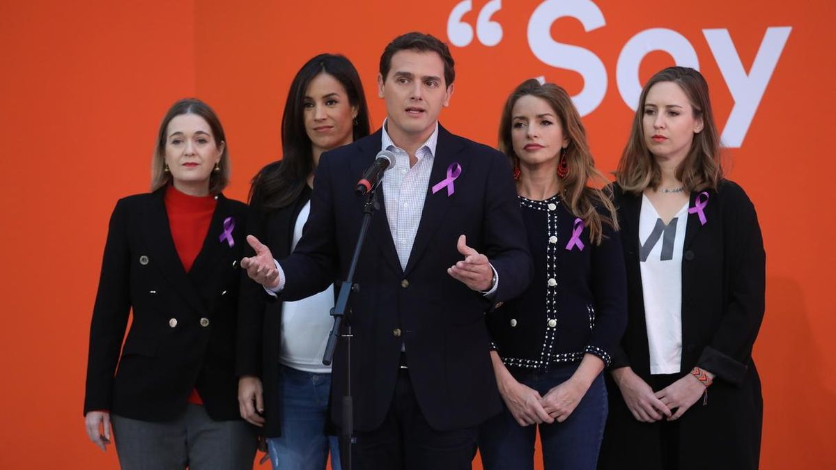 Ciudadanos rinde homenaje en su sede a Clara Campoamor, "feminista, liberal y demócrata"