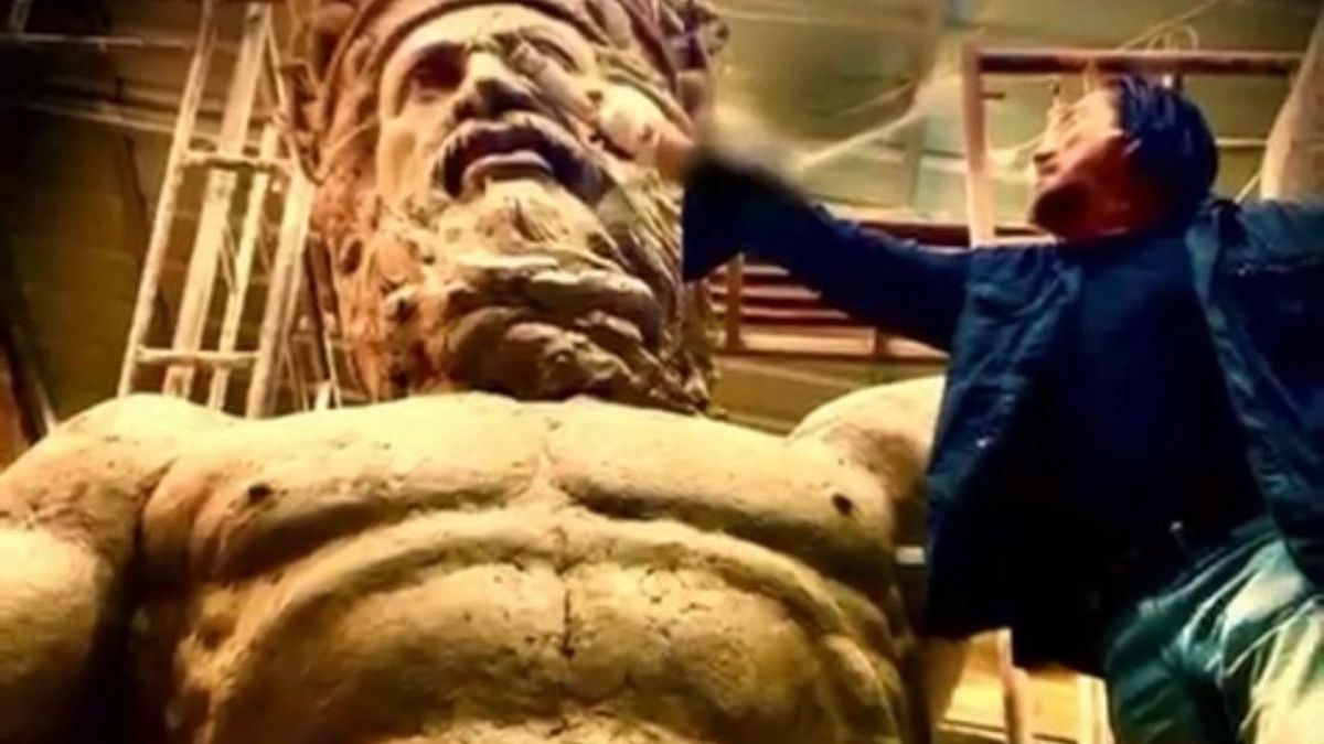 El Puerto de Málaga paraliza la colocación de las polémicas estatuas de Venus y Neptuno