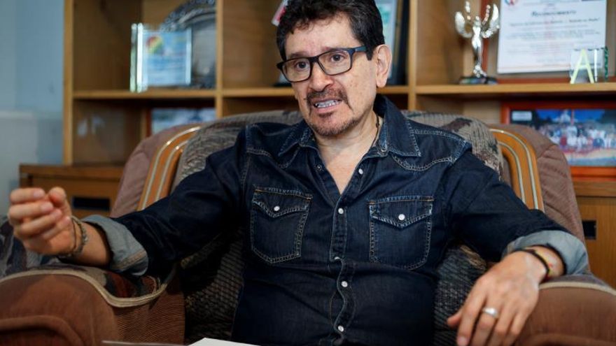 El director de Letra S, Alejandro Brito, habla en entrevista con Efe en Ciudad de México (México).