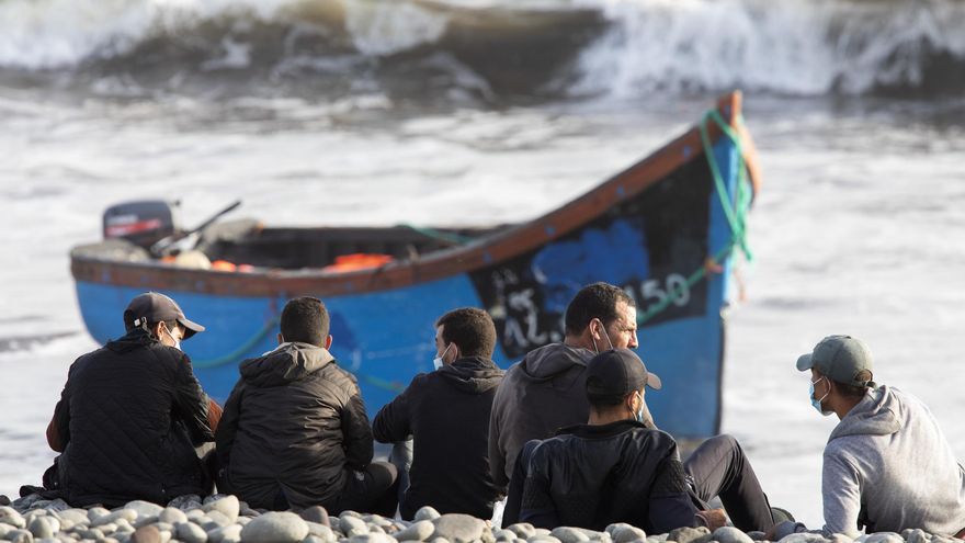 Grupo de hombres llegados a Gran Canaria en patera el 14 de octubre de 2020