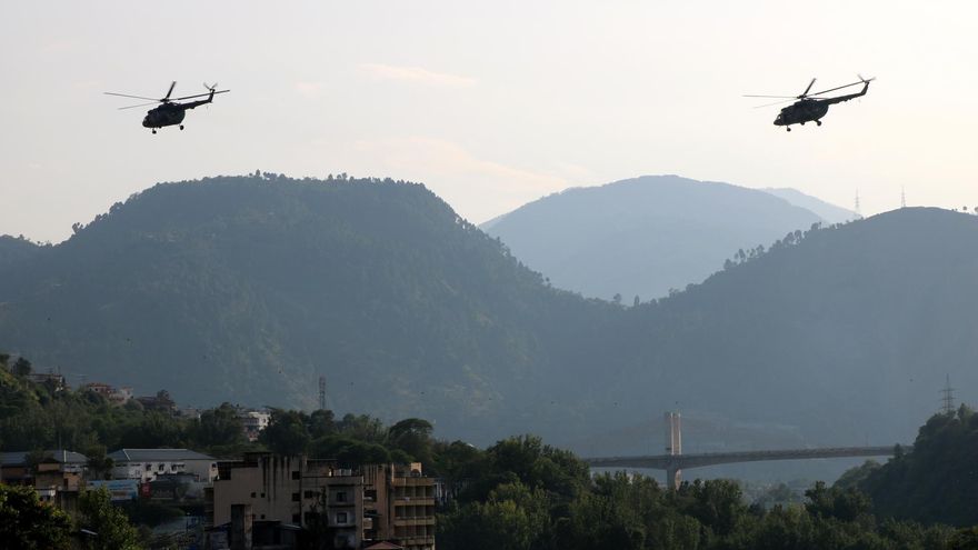 Los talibanes lanzan varios ataques contra territorio de Pakistán, que responde con bombardeos sobre Afganistán