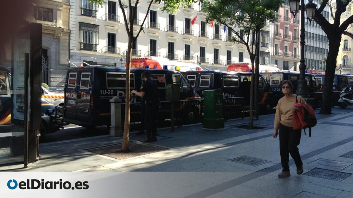 Miles de personas protestan contra los recortes y la reforma educativa