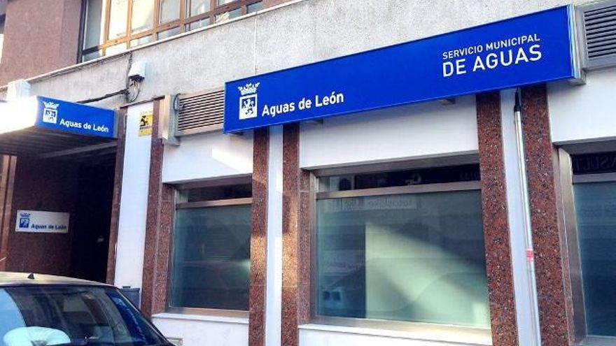 Las oficinas de la Sociedad Mixta Aguas de León, S.A., formada al 51% por el Ayuntamiento de León y al 49% por la empresa Aquona.