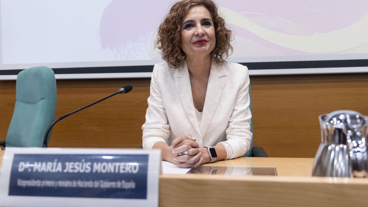 La ministra de Hacienda, María Jesús Montero.  EFE/Daniel Pérez