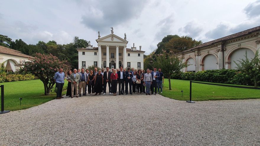 Reunion asociaciones nacionales del sector vitivinícola de España, Francia e Italia.
