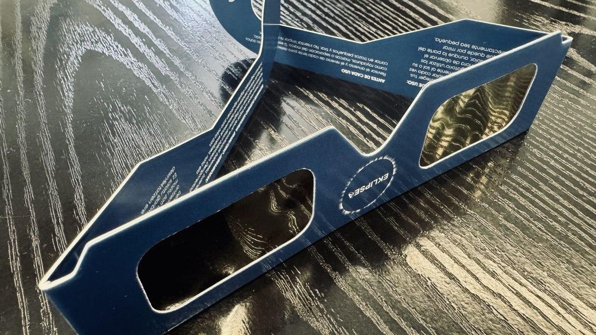 El Gobierno vasco aclara que las 30.000 gafas para el eclipse que ha regalado están "perfectamente homologadas"