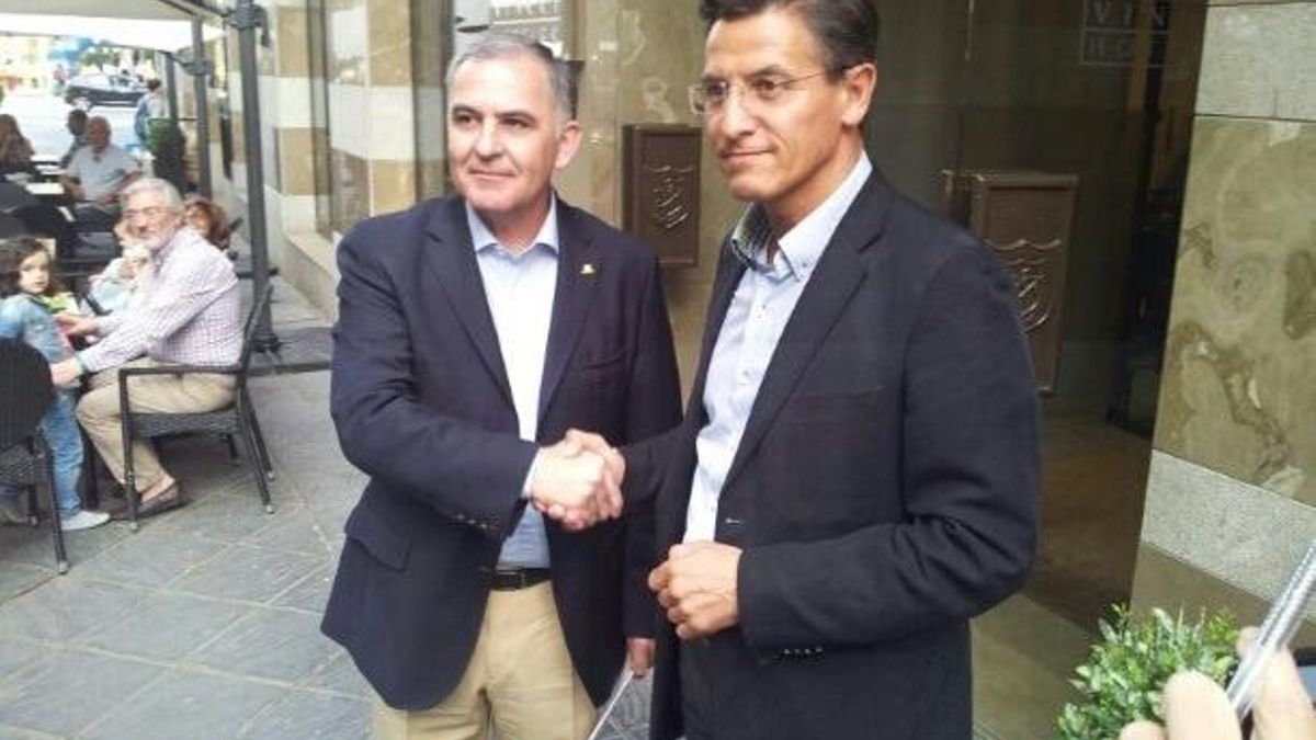 C's cierra con el PP un acuerdo que permitirá la investidura de Torres Hurtado este sábado