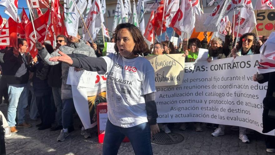 Profesionales de educación y sanitarios extremeños salen a la calle en protesta por sus condiciones de trabajo