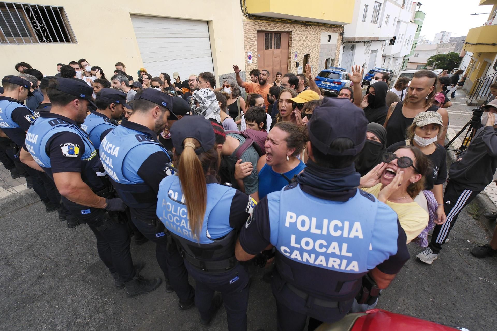 Así ha sido el desahucio de una mujer con dos niños a su cargo en Gran Canaria