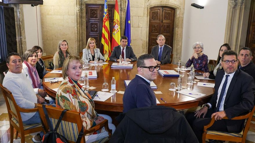 La Generalitat cifra en 130 millones la inversión necesaria para soterrar las vías y acabar con el "punto negro" del paso a nivel de Alfafar