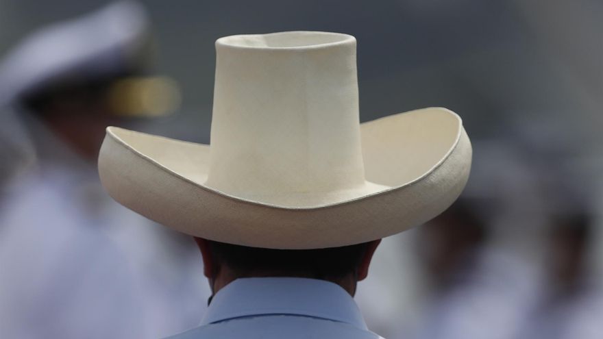 Una nueva crisis política en Perú lleva a Pedro Castillo a formar su tercer equipo de gobierno en seis meses