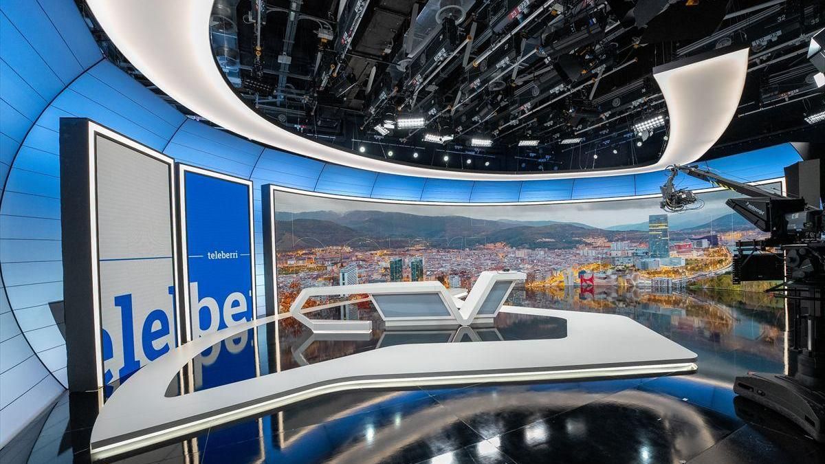 El plató renovado de ETB en el que se graba el Teleberri