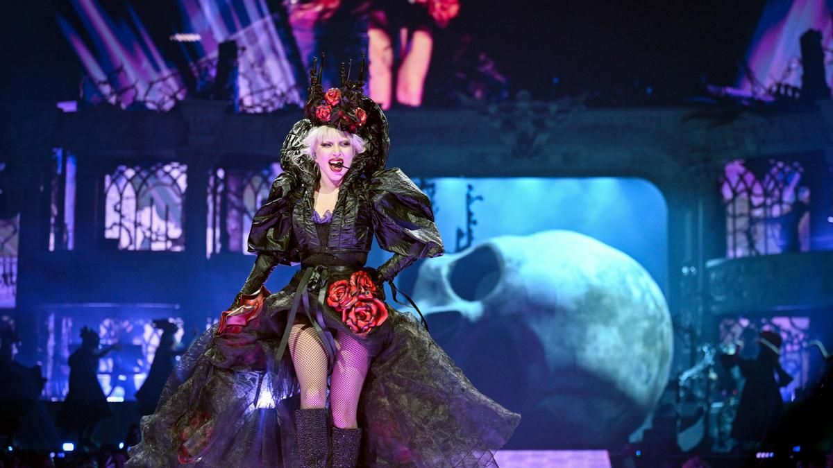 Lady Gaga, delante del cadáver en el acto 'The Beautiful Nightmare That Knows Her Name'