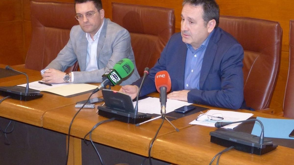 El acuerdo PRC, PSOE y Carrancio incluye reducir el sector público, mejorar colegios y ayudar a pymes