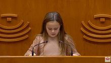 Elsa durante su discurso ante la Asamblea de Extremadura
