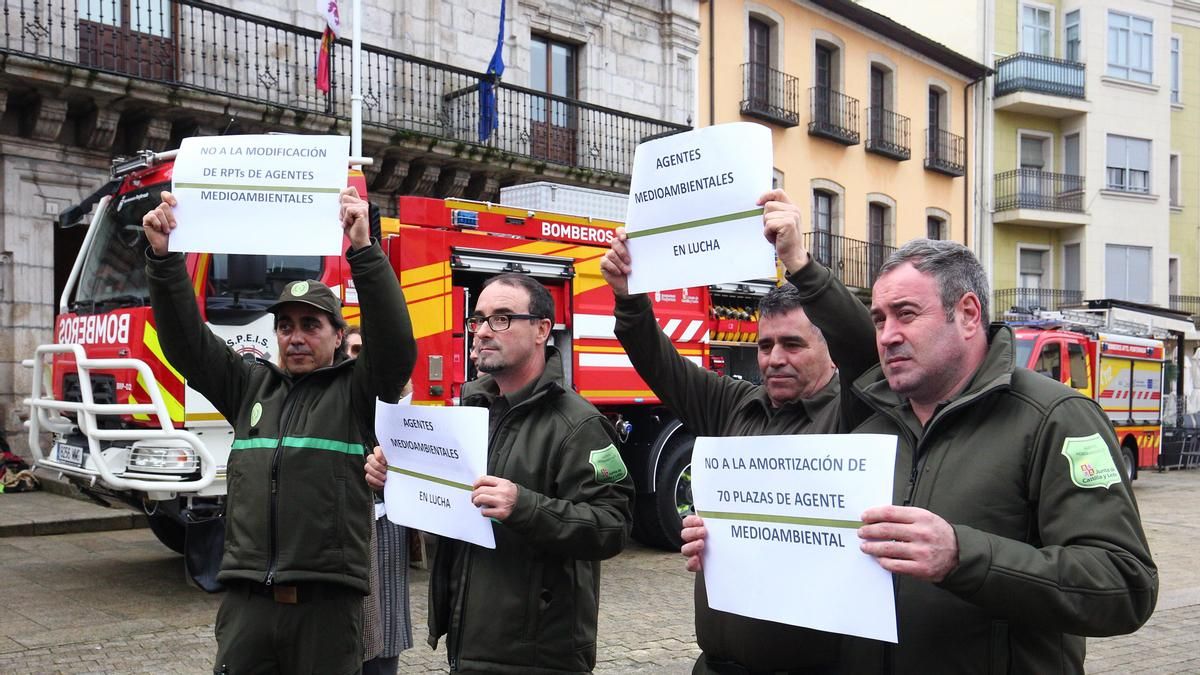 Los agentes medioambientales confirman el anunciado plante indefinido a las guardias de incendios forestales