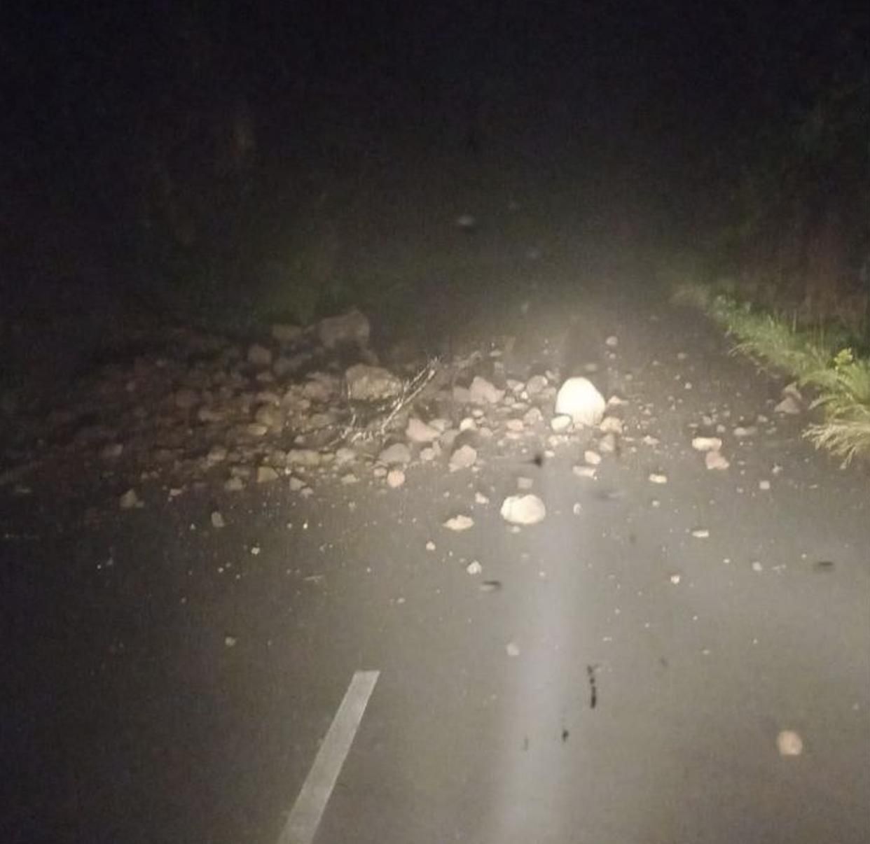 Desprendimiento en la carretera entre Tijarafe y Puntagorda, anoche