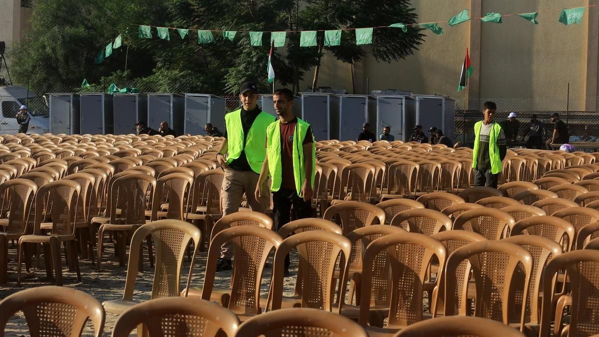 Espacio habilitado en Jan Yunis para la recepción de presos palestinos