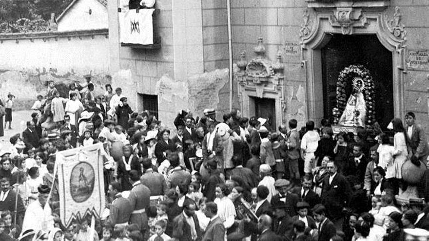 La estatua portuguesa a la que llevaban sandías para conseguir novio: el origen de las fiestas de La Melonera en Madrid