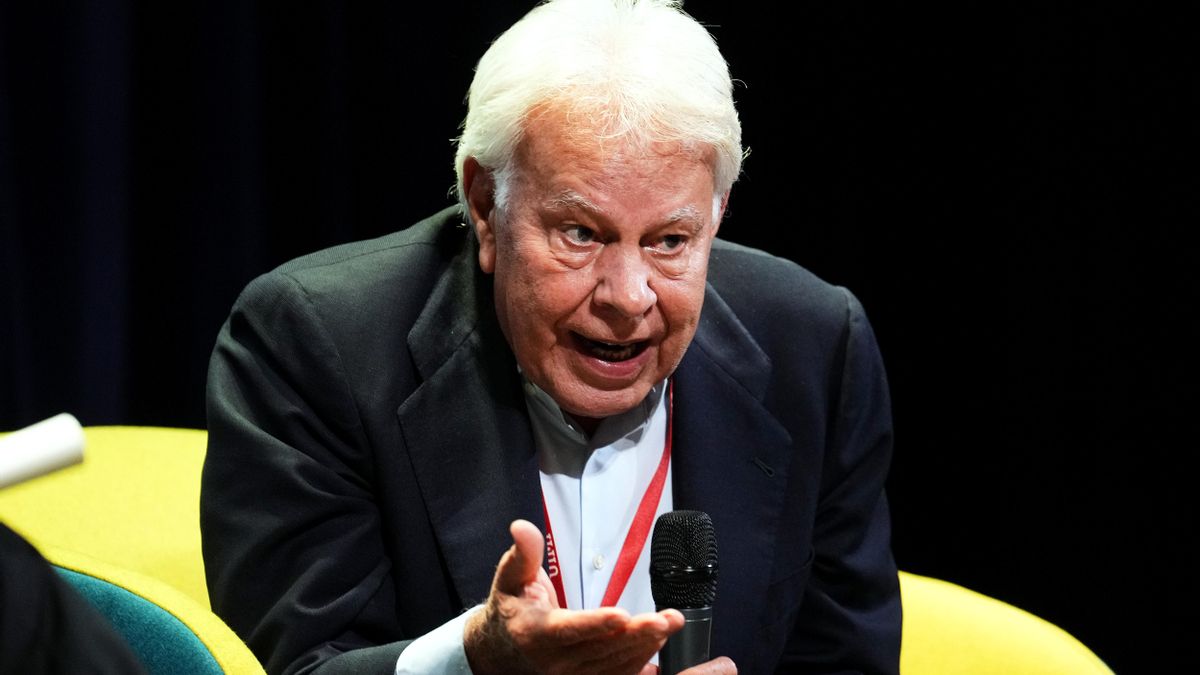 El expresidente del Gobierno Felipe González en la Universidad Internacional Menéndez Pelayo