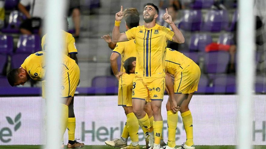 El Córdoba CF firma a Jacobo González para su ataque