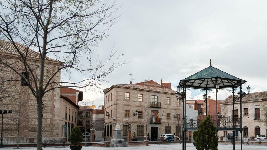 De calle Héroes del Alcázar a calle Alcázar de Toledo: así aplica la ley de memoria histórica (con calzador) un alcalde del PP