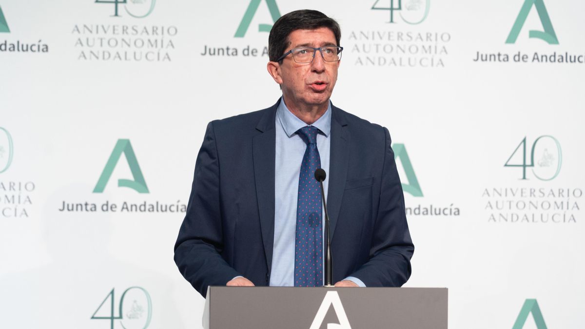 El vicepresidente de la Junta y consejero de Turismo, Regeneración, Justicia y Administración Local, Juan Marín,  en la  rueda de prensa posterior a la reunión del Consejo de Gobierno. Sevilla a 29 de diciembre 2020