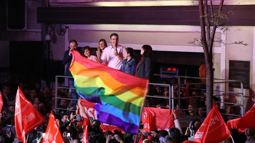 Sánchez reúne a las 17.00 horas a la Ejecutiva del PSOE para analizar resultados y explorar fórmulas de Gobierno