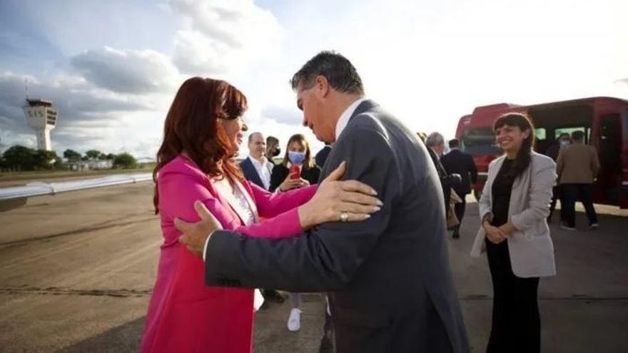 Sin Cristina, Alberto encabeza un acto filo K que reclama una mesa de unidad