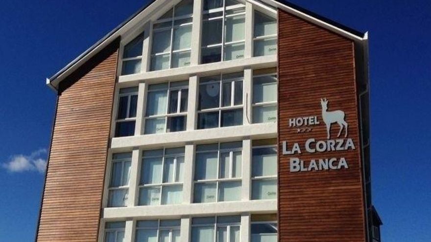 El Gobierno de Cantabria privatiza la gestión del Hotel La Corza Blanca y la hostelería de la estación de Alto Campoo