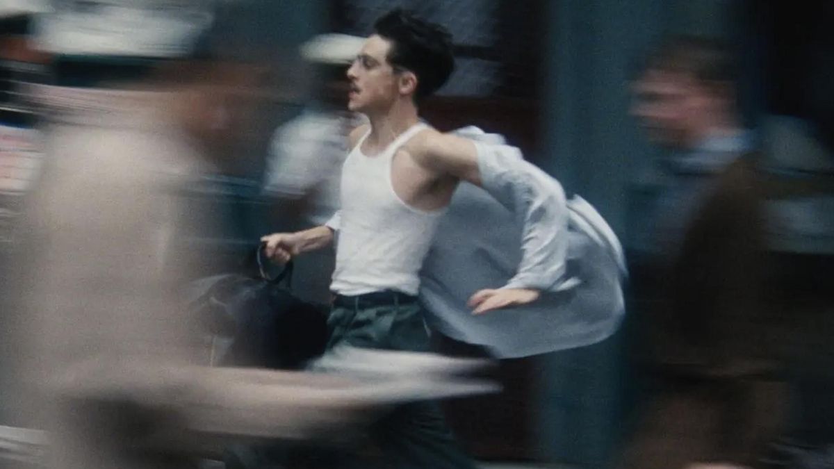 Timothée Chalamet se destaca en "Marty Supremo".