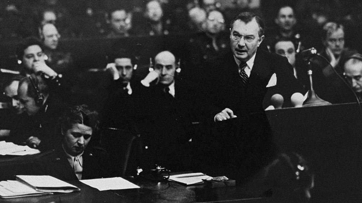 El fiscal estadounidense Robert H. Jackson advirtió sobre la responsabilidad histórica de los acusadores