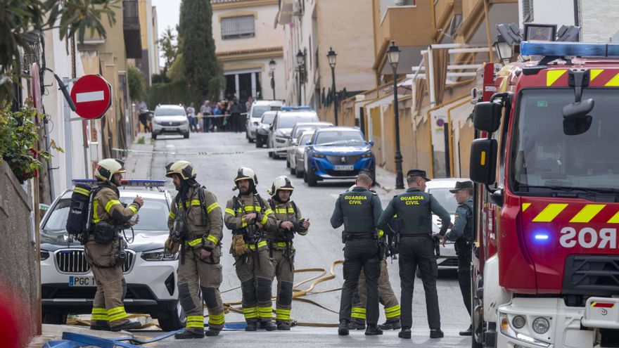 La Guardia Civil saca por la fuerza al hombre que se atrincheró en su casa en Granada tras ocho horas de tensión