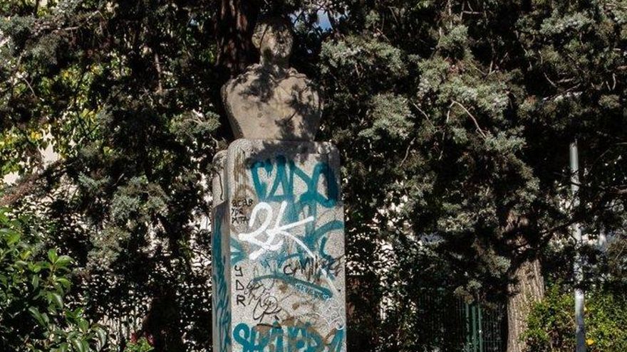 Desaparece de la Complutense el busto del 'gran inquisidor' de la Educación en el franquismo