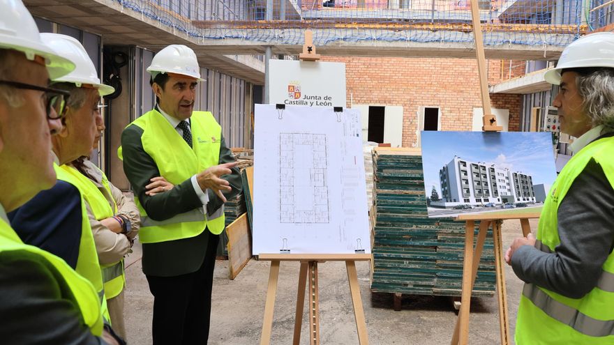 Suárez-Quiñones defiende el "importante refuerzo" del operativo de incendios en Castilla y León ante las protestas