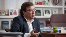 Campaña de apoyo de dirigentes del PSOE a Fernández Vara por los insultos que recibe por discrepar de Pedro Sánchez