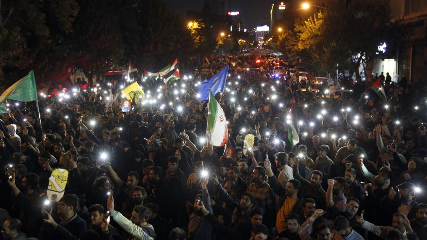 Centenares de manifestantes se solidarizan en Teherán con la población palestina tras el bombardeo sobre un hospital de Gaza