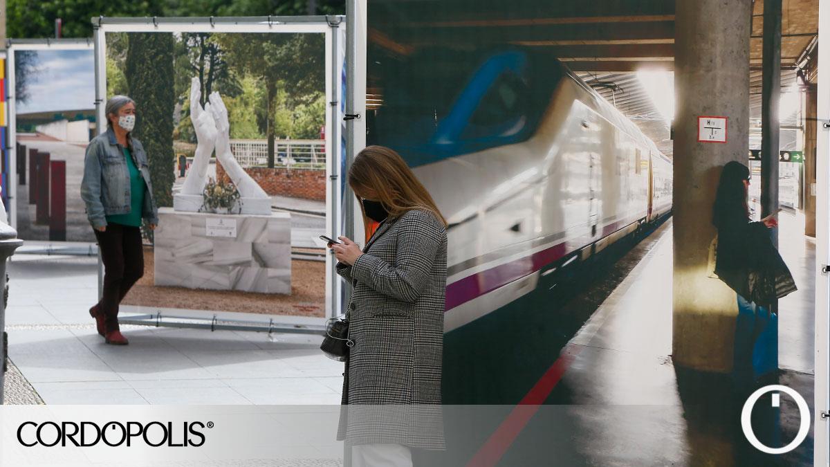 Un paseo por la Córdoba contemporánea en la plaza de las Tendillas