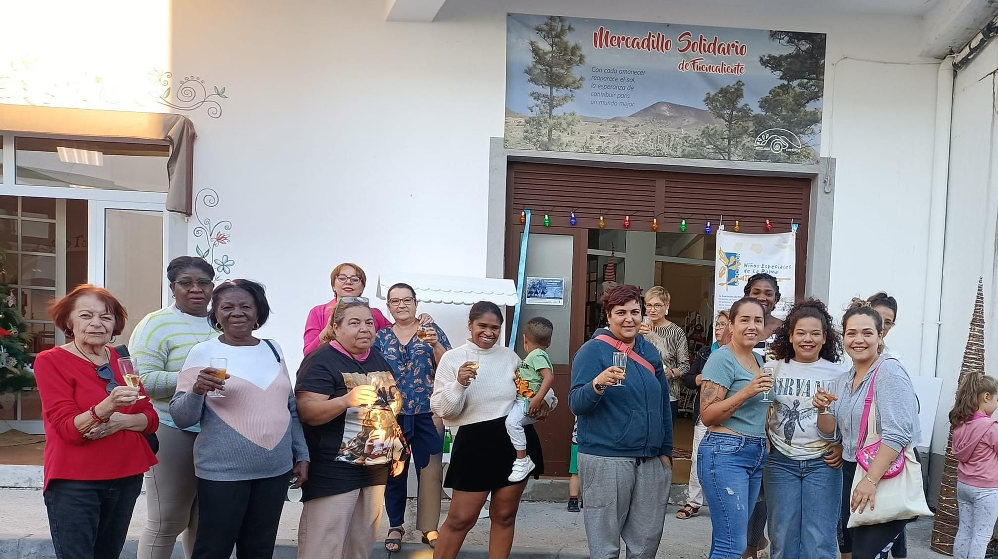 Integrantes del Mercadillo Solidario de Fuencaliente.