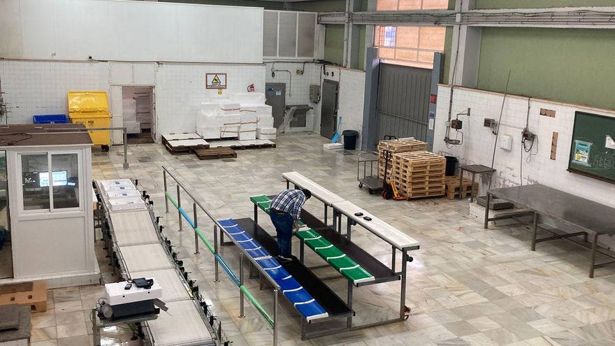 La lonja de Lo Pagán, el pasado miércoles, vacía por la huelga