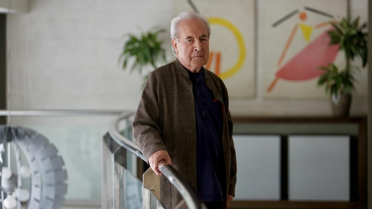 John Banville: “Los escritores no sabemos de política; es como preguntarle a un fontanero por una cirugía”