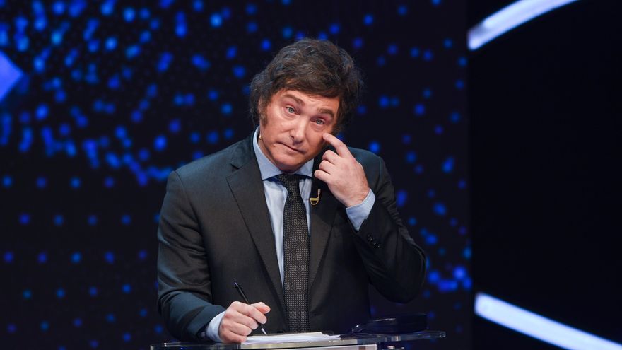 "Por sí o por no": cómo Massa arrinconó a Milei en el lugar de estudiante