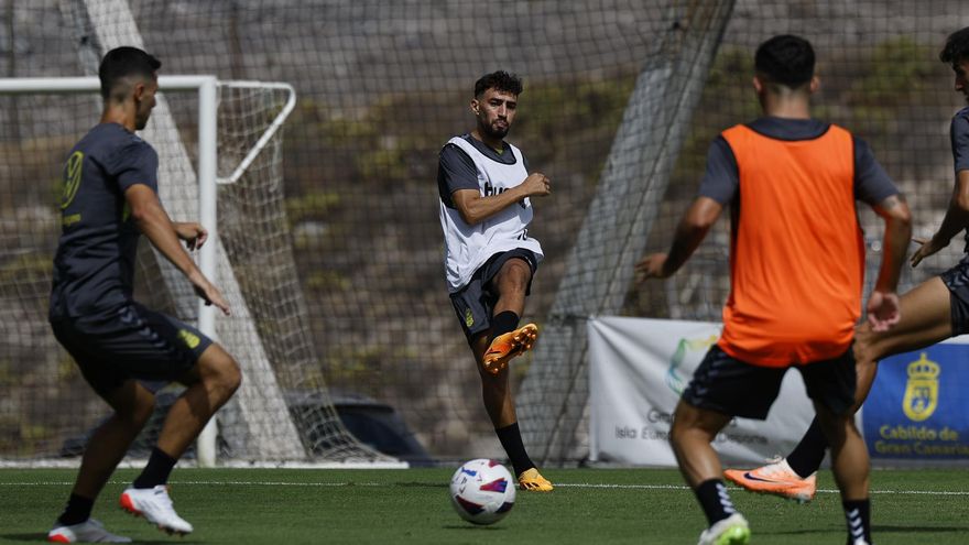 Munir espera marcar "una docena de goles" con la UD Las Palmas