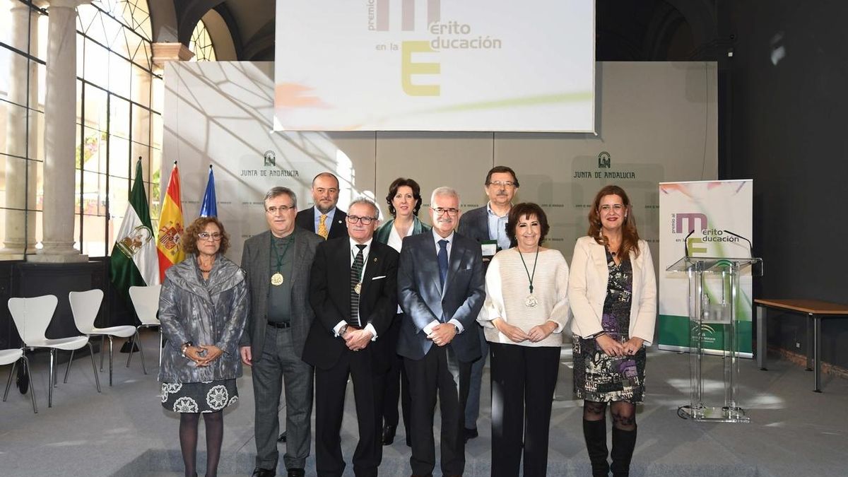 Jiménez Barrios valora en los Premios al Mérito en la Educación el rol docente para una educación de equidad