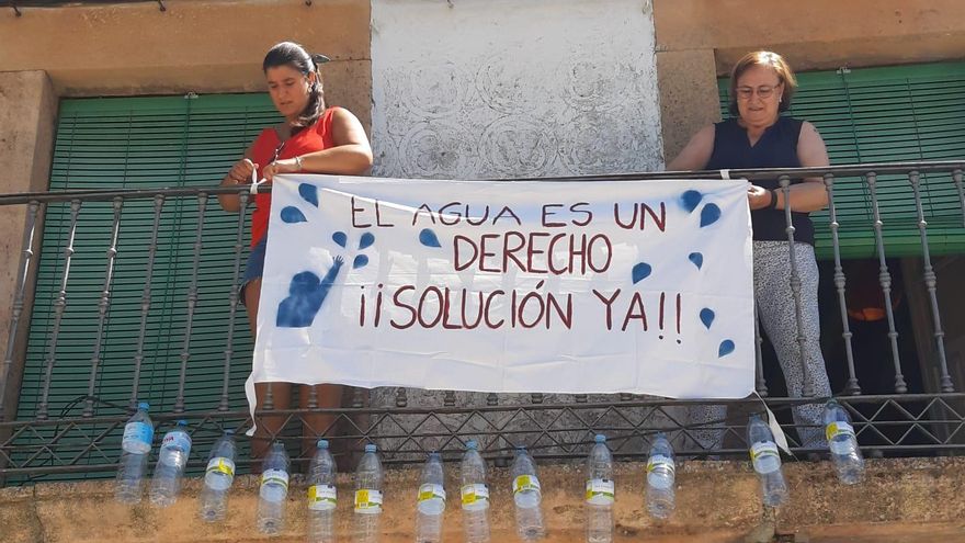 Lastras de Cuéllar, un pueblo sin agua potable por los nitratos: "Cocinamos y nos lavamos los dientes con agua embotellada"